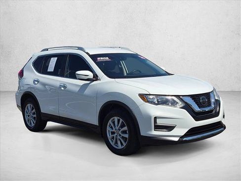 Used 2020 Nissan Rogue SV FWD image 3