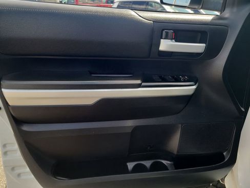 Used 2014 Toyota Tundra SR5 w/ SR5 Upgrade Package AWD/4WD image 14