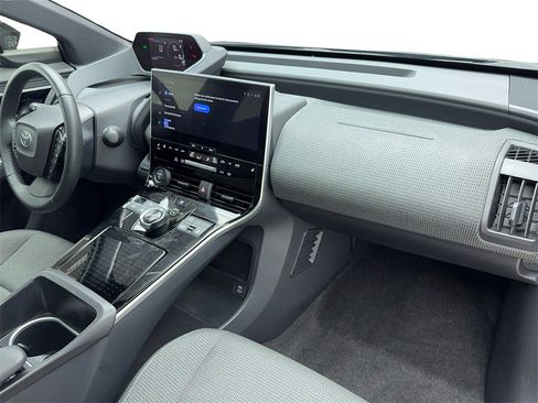 Used 2024 Toyota bZ4X XLE w/ Weather Package image 40