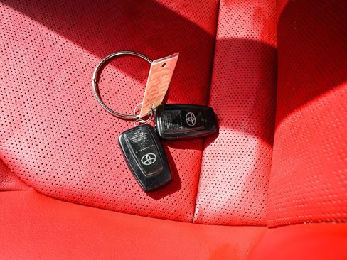 Used 2023 Toyota Camry XSE FWD image 12