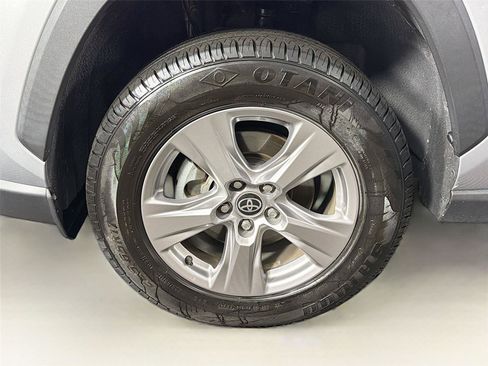 Used 2023 Toyota RAV4 XLE AWD/4WD image 32