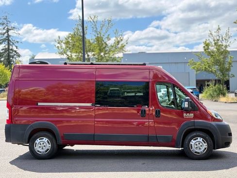 Used 2021 RAM ProMaster 2500 w/ Premium Appearance Group FWD image 6