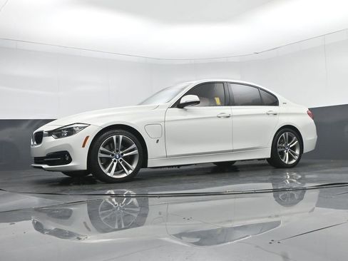 Used 2018 BMW 330e image 52