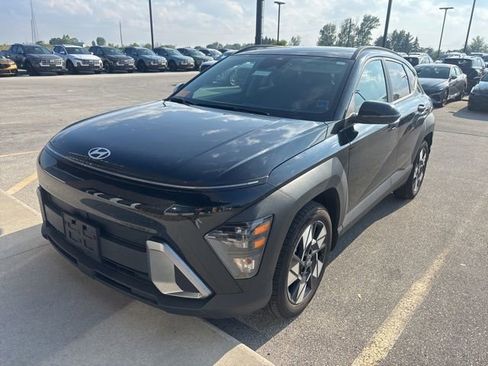 Used 2025 Hyundai Kona SEL FWD image 3