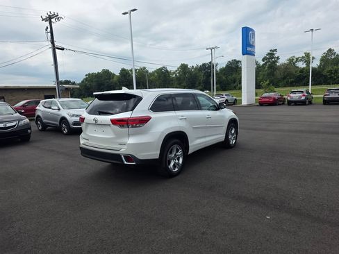 Used 2017 Toyota Highlander Limited w/ Protection Package #3 FWD image 3