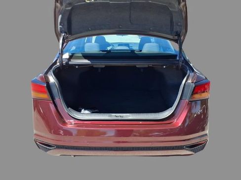 Used 2024 Nissan Altima 2.5 SV FWD image 8