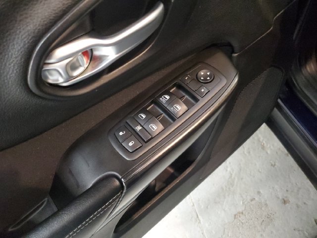 Used 2014 Jeep Cherokee Latitude w/ Comfort/Convenience Group AWD/4WD image 13