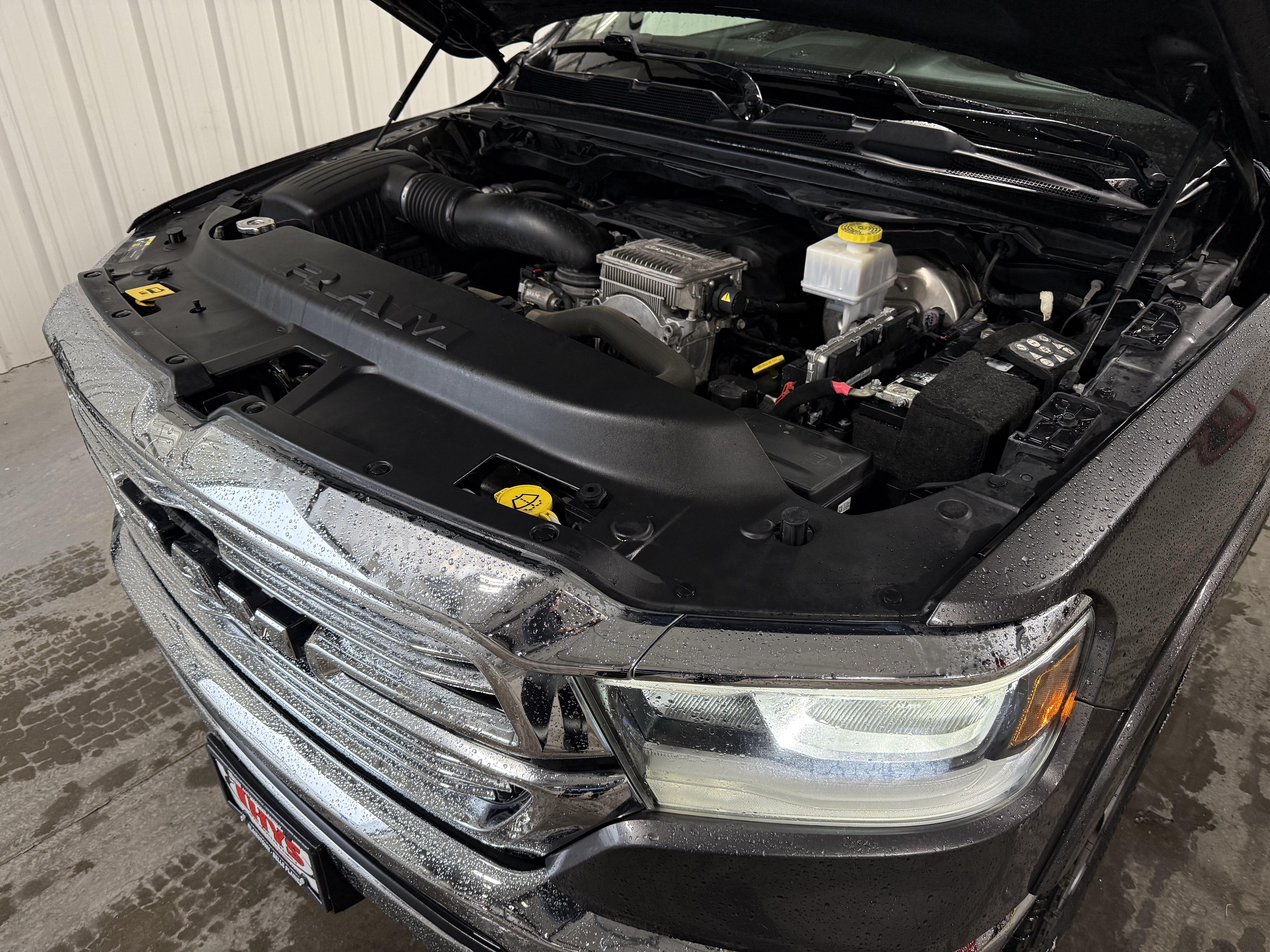 Used 2020 RAM 1500 Laramie AWD/4WD image 15