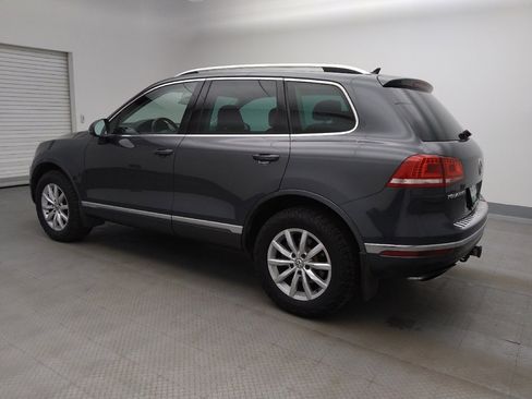 Used 2016 Volkswagen Touareg Sport image 3