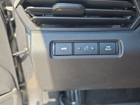 Used 2024 Nissan Altima 2.5 SR AWD/4WD image 25