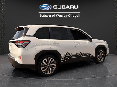 Used 2025 Subaru Forester Touring AWD/4WD image 9