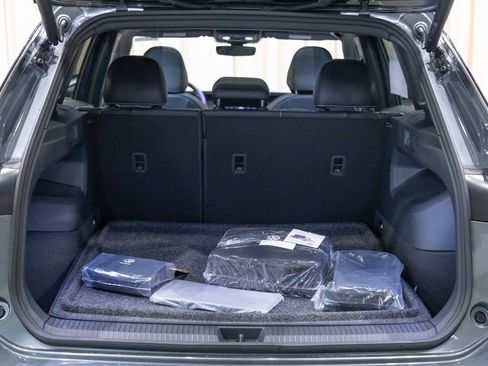 New 2026 Volkswagen Tiguan SE R-Line image 25