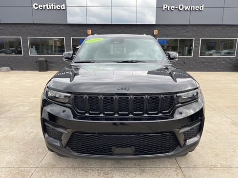 Certified 2024 Jeep Grand Cherokee Altitude image 2