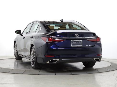 Used 2025 Lexus ES 350 w/ Luxury Package image 5