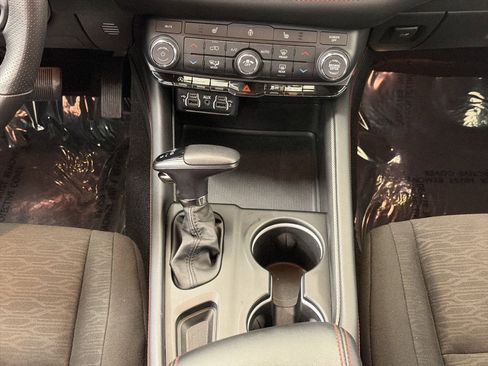 Used 2025 Dodge Durango GT AWD/4WD image 16