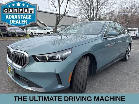 Used 2025 BMW 530i xDrive w/ Premium Package AWD/4WD image 3