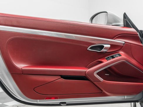 Used 2018 Porsche 718 Boxster S RWD image 41