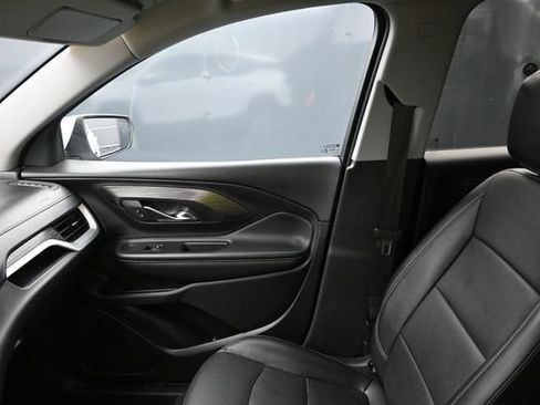 Used 2023 GMC Terrain SLT AWD/4WD image 32