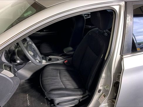 Used 2017 Nissan Sentra SV FWD image 34