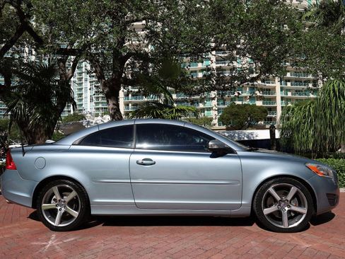 Used 2012 Volvo C70 T5 image 3