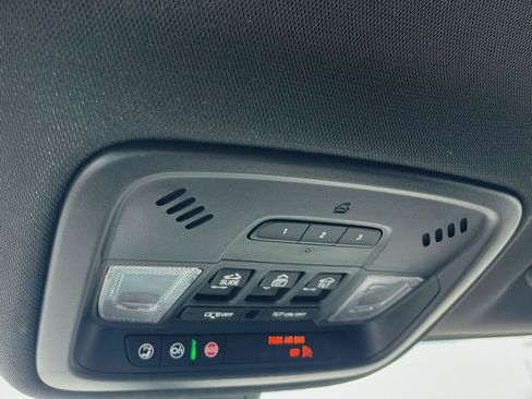 Used 2023 Chevrolet Traverse RS AWD/4WD image 20
