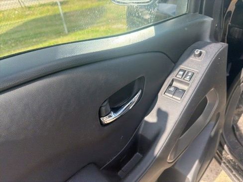 Used 2024 Nissan Frontier SV w/ SV Convenience Package image 8