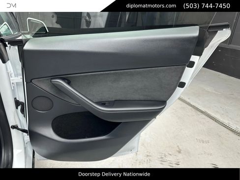 Used 2023 Tesla Model Y Long Range image 25