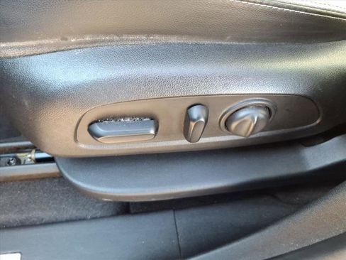 Used 2018 Chevrolet Equinox Premier image 24