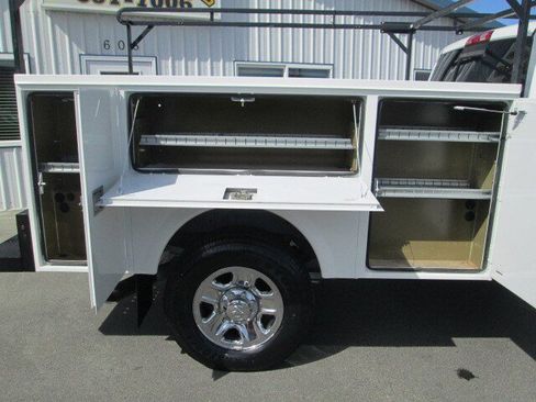 Used 2017 RAM 3500 SLT image 8