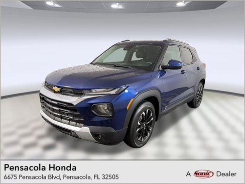 Used 2023 Chevrolet TrailBlazer LT FWD image 1