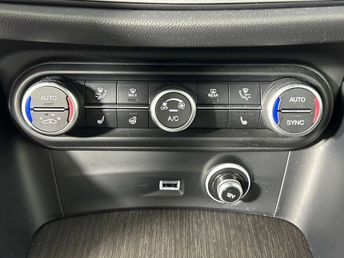 Used 2023 Alfa Romeo Stelvio Ti AWD/4WD image 22
