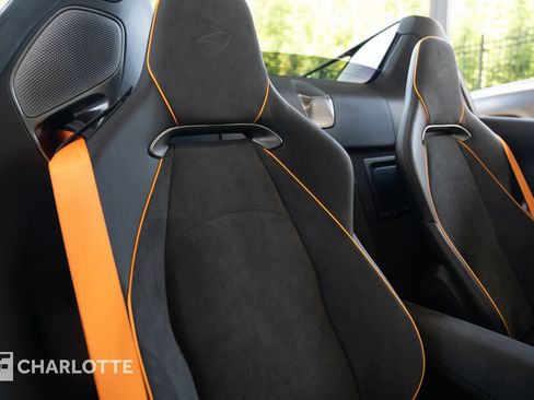 Used 2025 McLaren Artura Spider RWD image 27