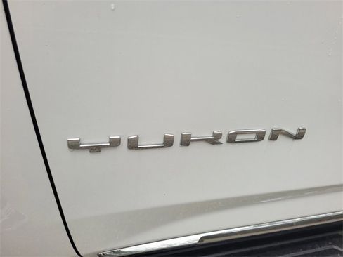 New 2026 GMC Yukon Elevation image 3