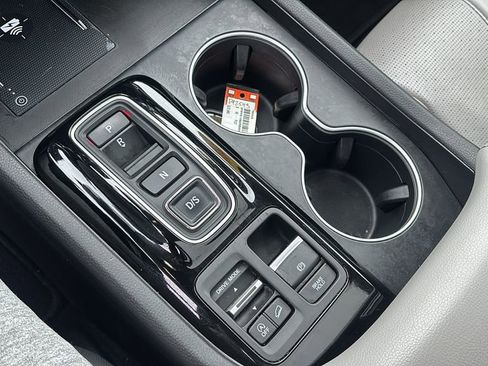 Used 2024 Honda Pilot Elite image 21