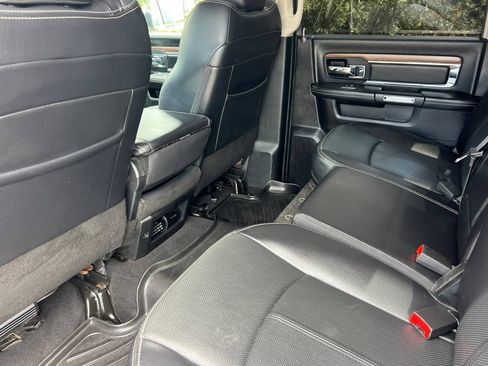 Used 2018 RAM 1500 Laramie AWD/4WD image 12