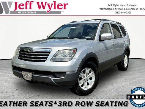 Used 2009 Kia Borrego LX w/ Convenience Pkg image 1