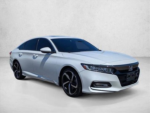 Used 2019 Honda Accord Sport image 3