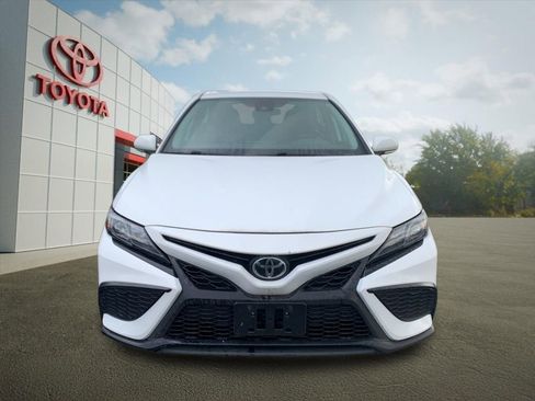 Used 2023 Toyota Camry SE FWD image 7