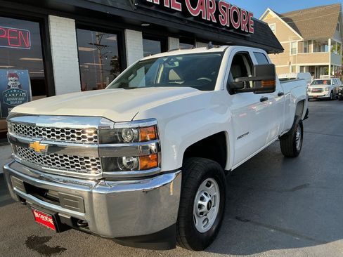 Used 2019 Chevrolet Silverado 2500 W/T AWD/4WD image 2