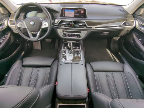Used 2020 BMW 750i xDrive 750i xDrive w/ Executive Package image 12