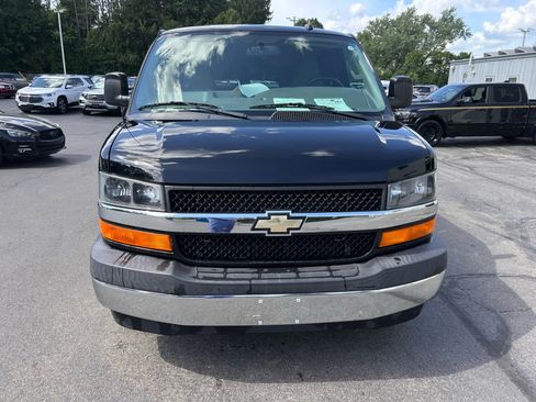 Used 2017 Chevrolet Express 3500 LT w/ LT Preferred Equipment Group RWD image 2