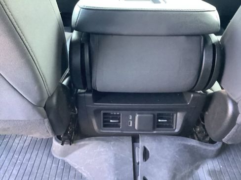 Used 2024 Chevrolet Silverado 2500 LT image 33