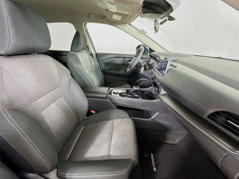 Used 2024 Nissan Rogue SV AWD/4WD image 26