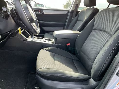 Used 2019 Subaru Outback 2.5i Premium image 15