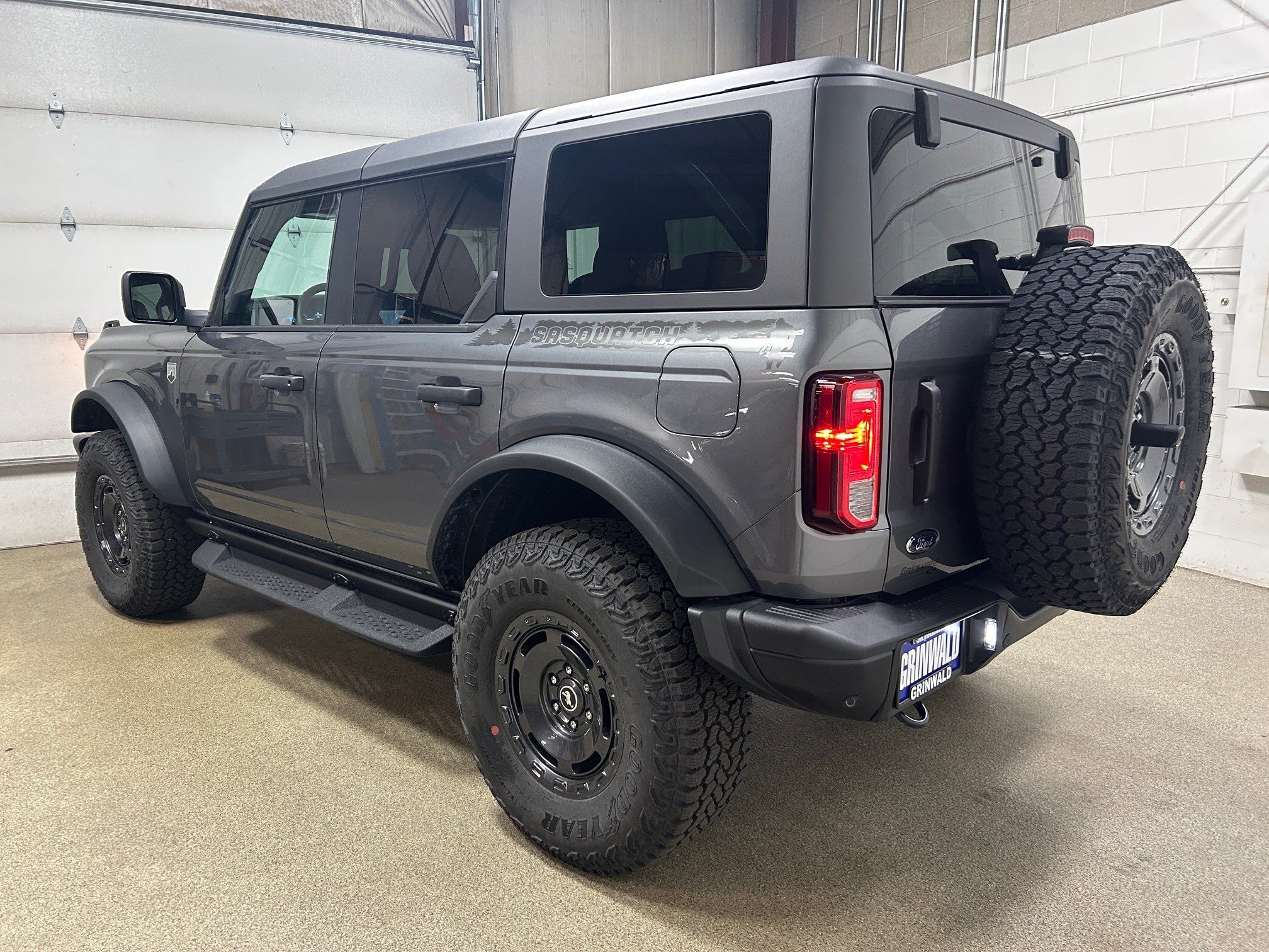 Used 2025 Ford Bronco Big Bend w/ Black Diamond Package AWD/4WD image 8
