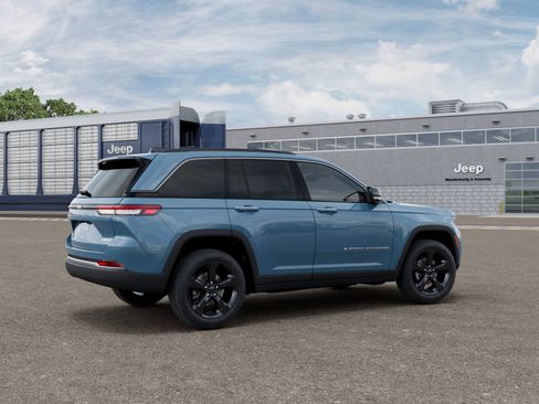 New 2026 Jeep Grand Cherokee Limited RWD image 2