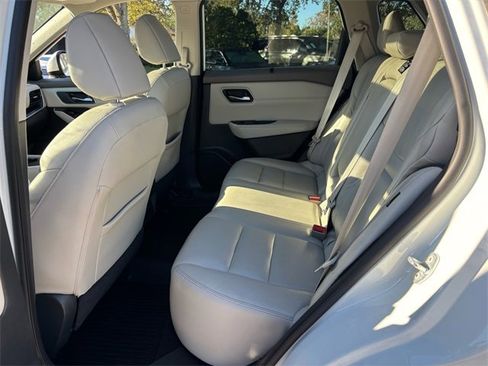 Used 2021 Nissan Rogue SL image 13