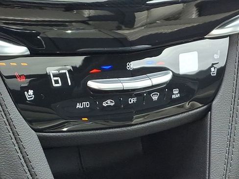 Certified 2025 Cadillac XT6 Premium Luxury w/ Platinum Package image 16