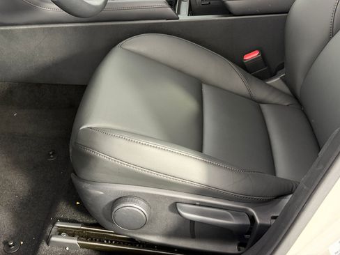 Used 2025 MAZDA MAZDA3 s FWD image 13