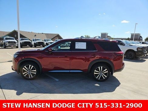 Used 2024 Nissan Pathfinder Platinum w/ Cargo Package image 1